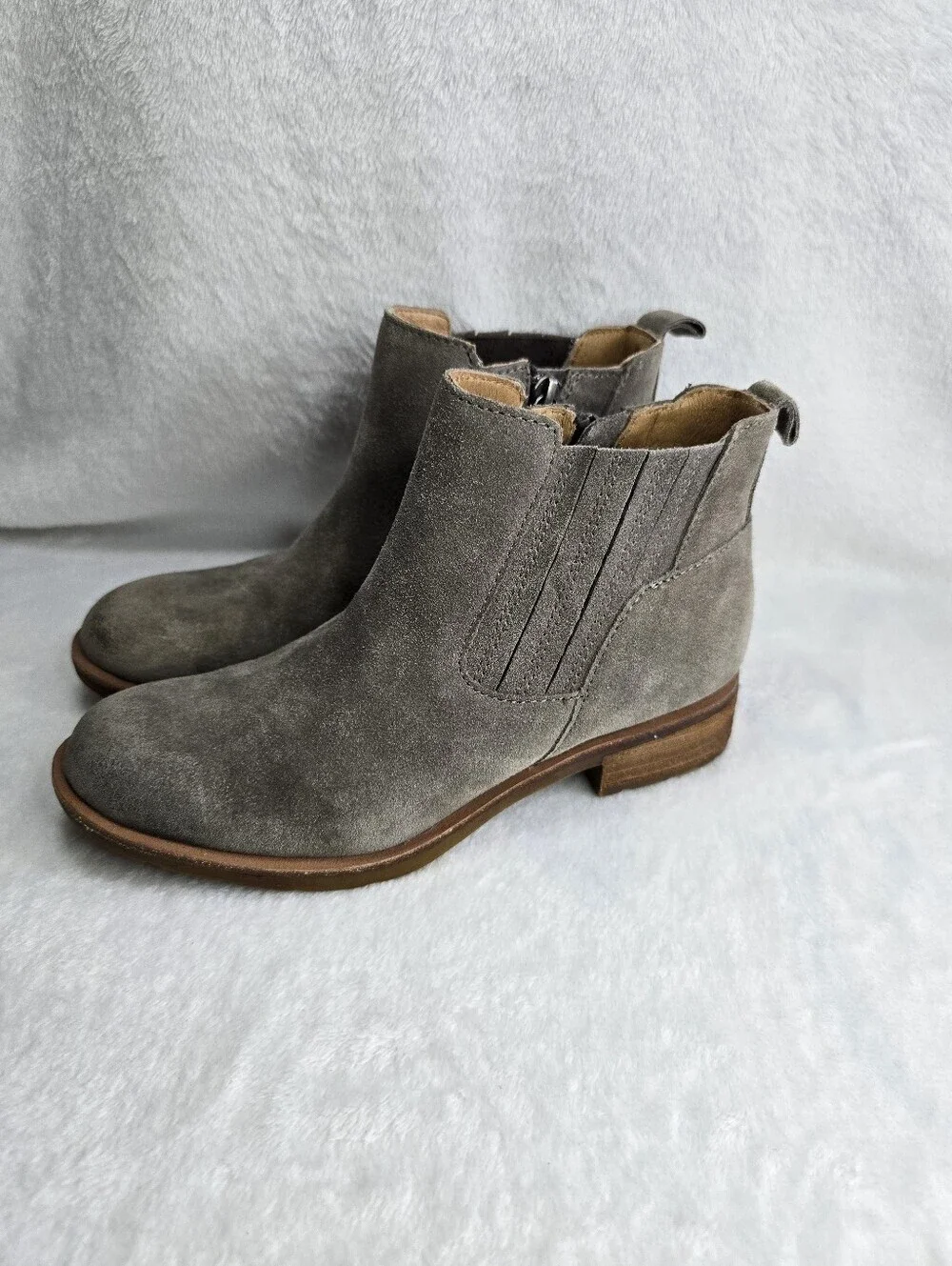 Söfft Bellis III Taupe Grey Leather Suede Ankle Booties Womens size 6